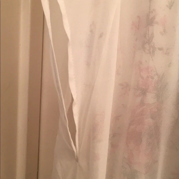 Torrid lightweight floral print pull over top. - Picture 6 of 6